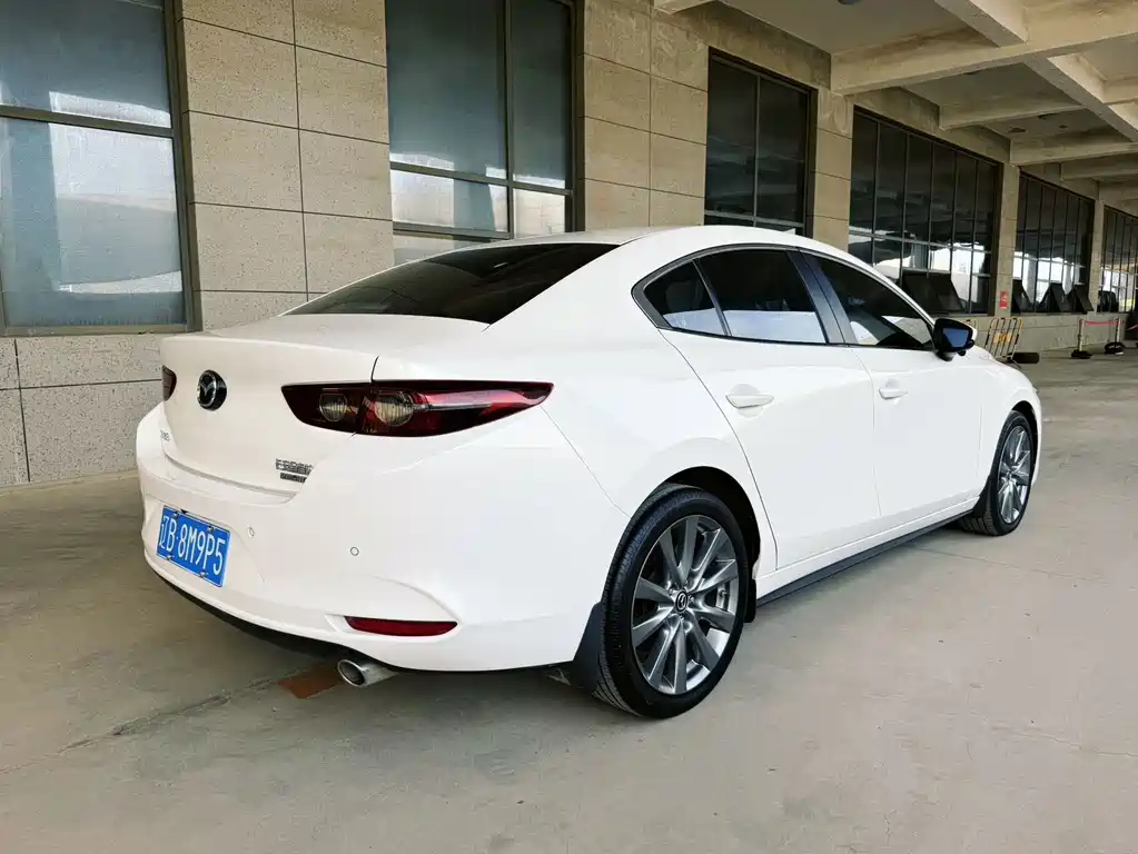 Mazda 3 Axela — миниатюра 4