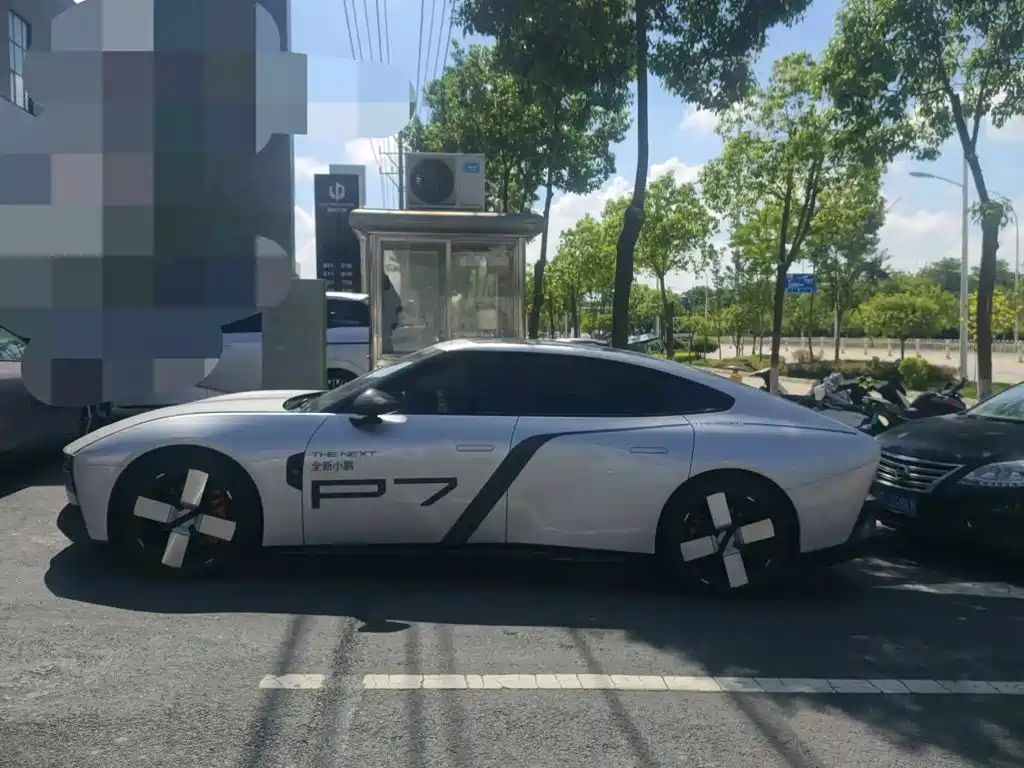 XPeng P7 — миниатюра 2