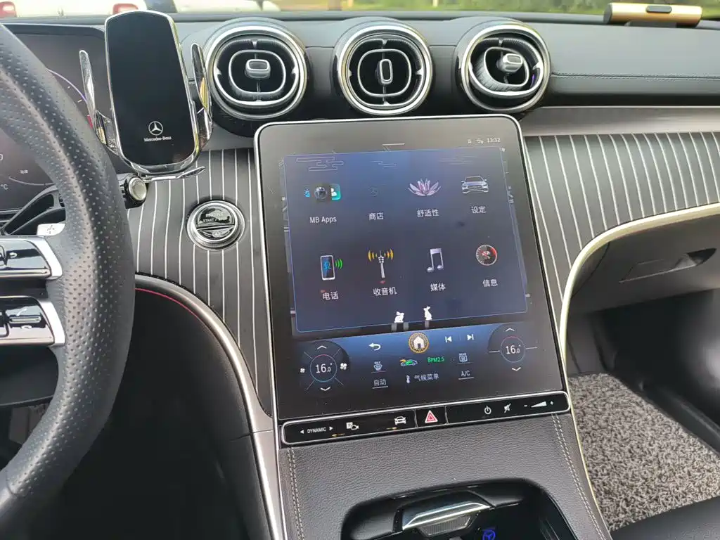 Mercedes-Benz C-Class — миниатюра 14