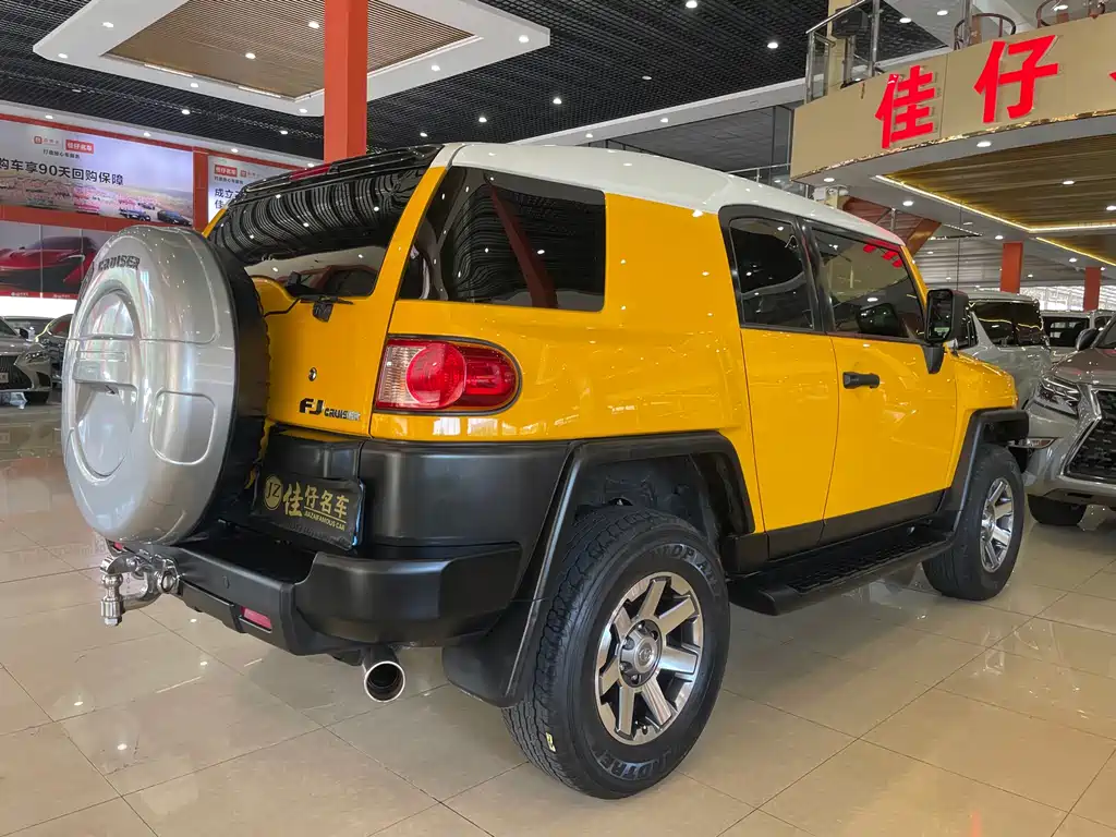 Toyota FJ Cruiser FJ 2019 4.0L AT