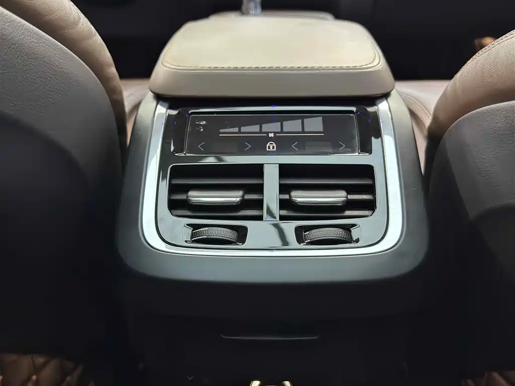 Volvo XC90 — миниатюра 13