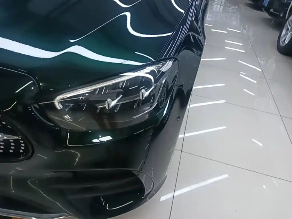Mercedes-Benz E-Class (Import) — миниатюра 24