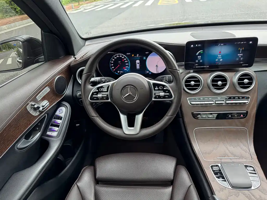 Mercedes-Benz GLC — миниатюра 10