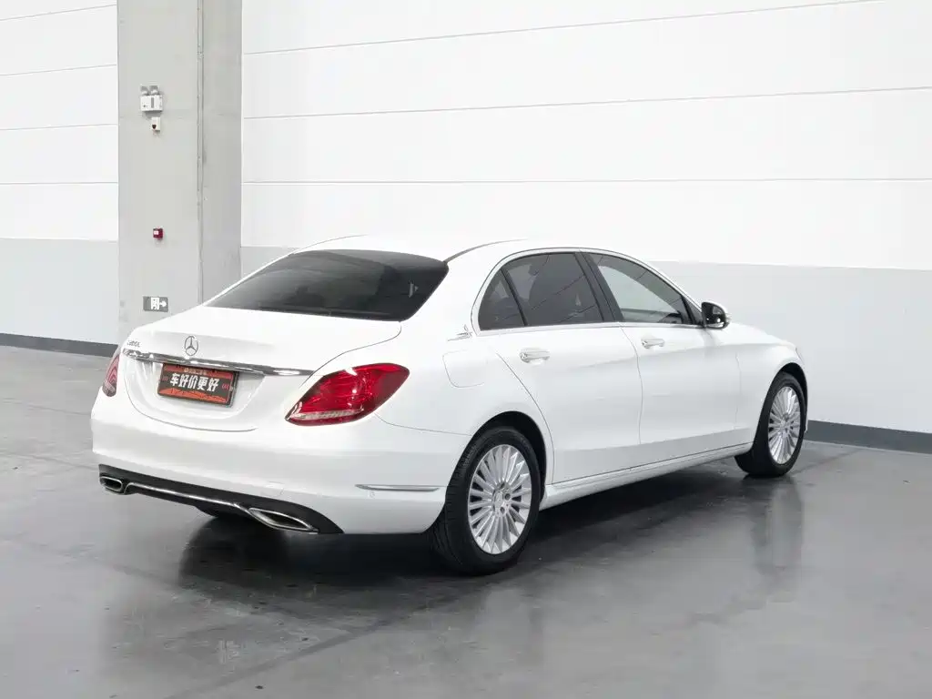 Mercedes-Benz C-Class — миниатюра 2