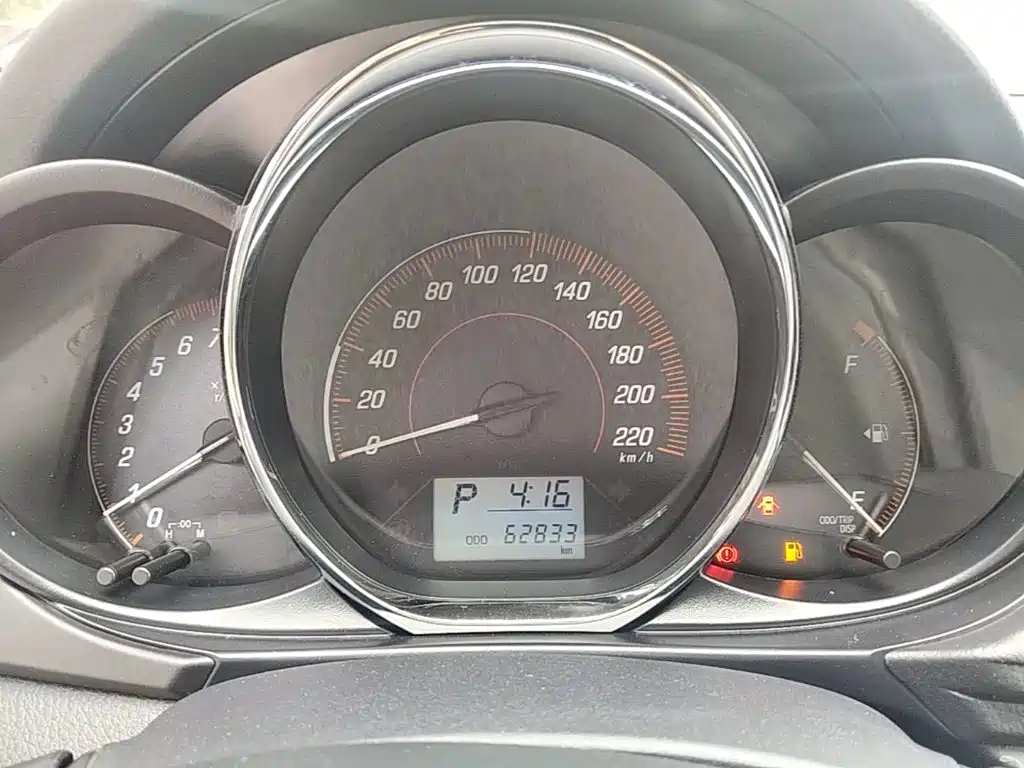 Toyota Yaris L — миниатюра 12
