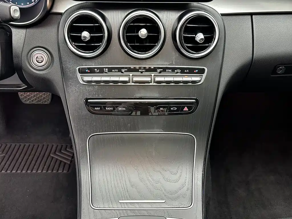 Mercedes-Benz C-Class — миниатюра 15