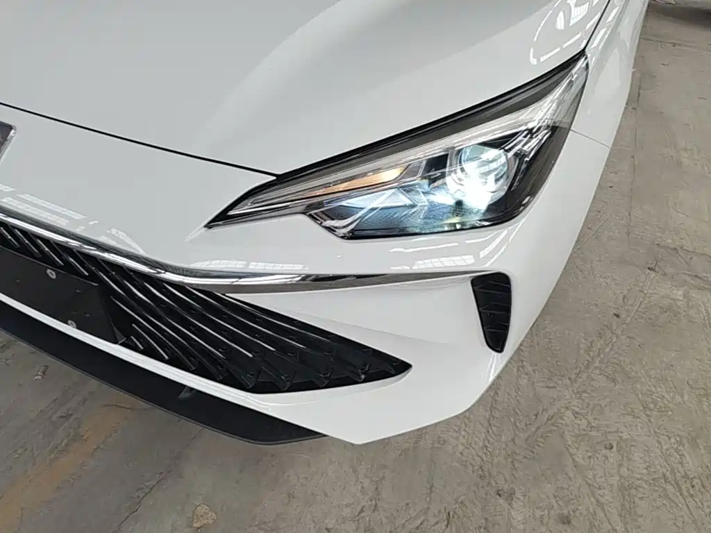 Roewe i5 — миниатюра 24
