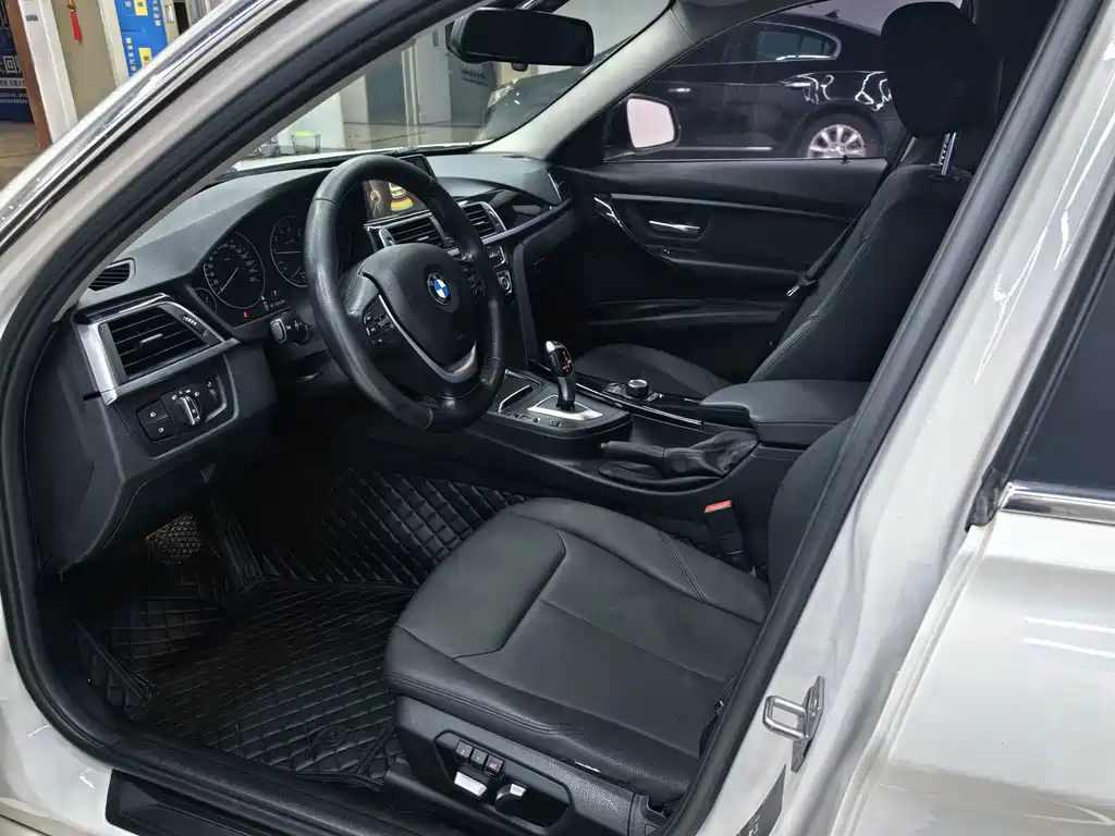 BMW 3 Series — миниатюра 7