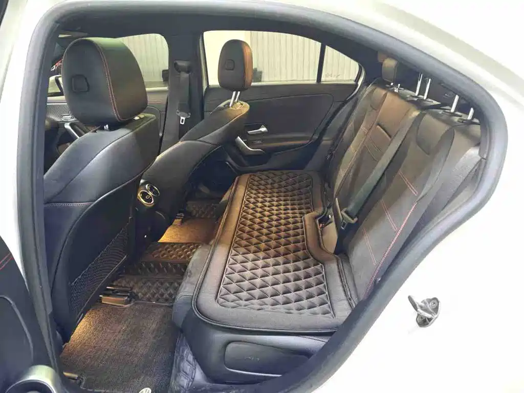 Mercedes-Benz A-Class — миниатюра 8