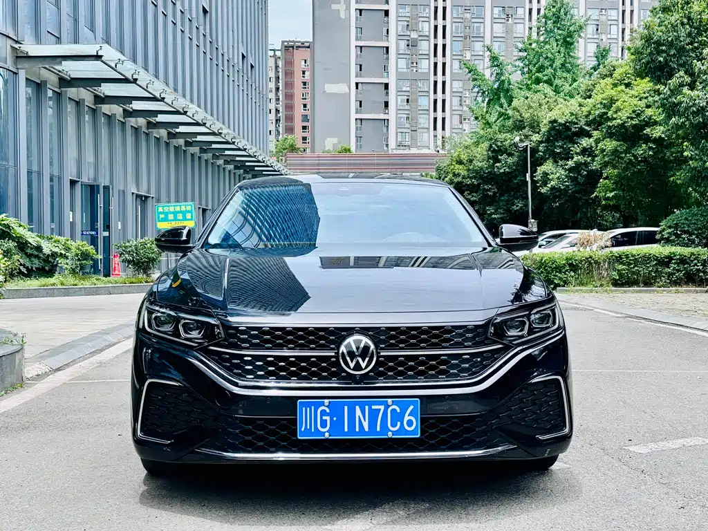 Volkswagen Passat 2023