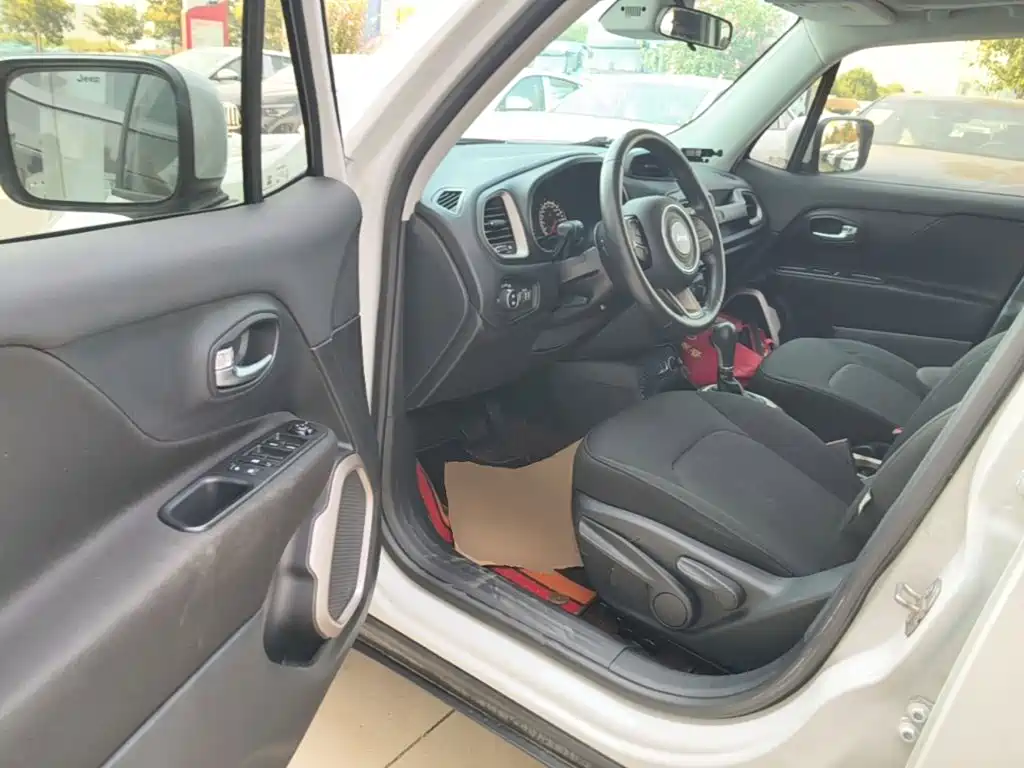 Jeep Renegade — миниатюра 16