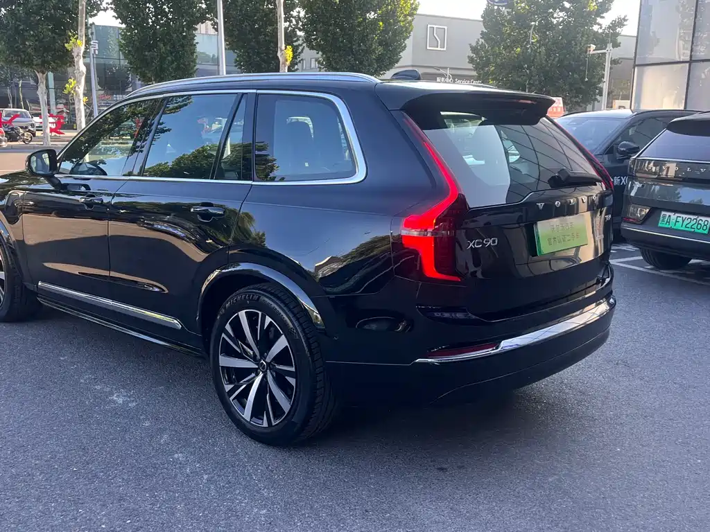 Volvo XC90 PHEV — миниатюра 10