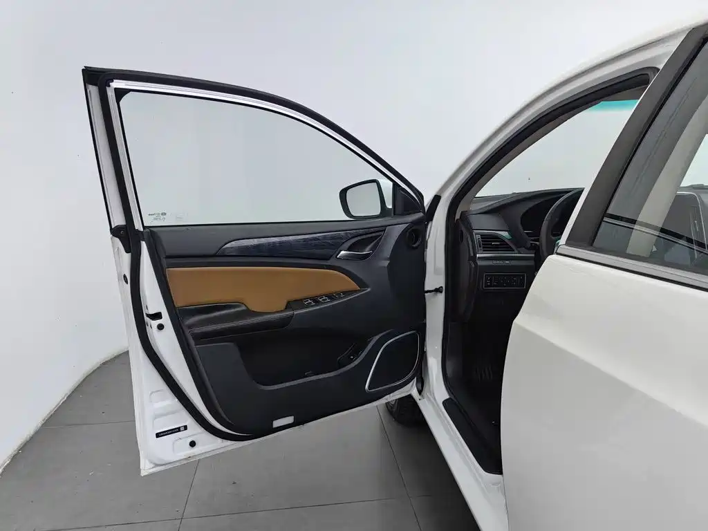 BYD Qin NEV — миниатюра 8
