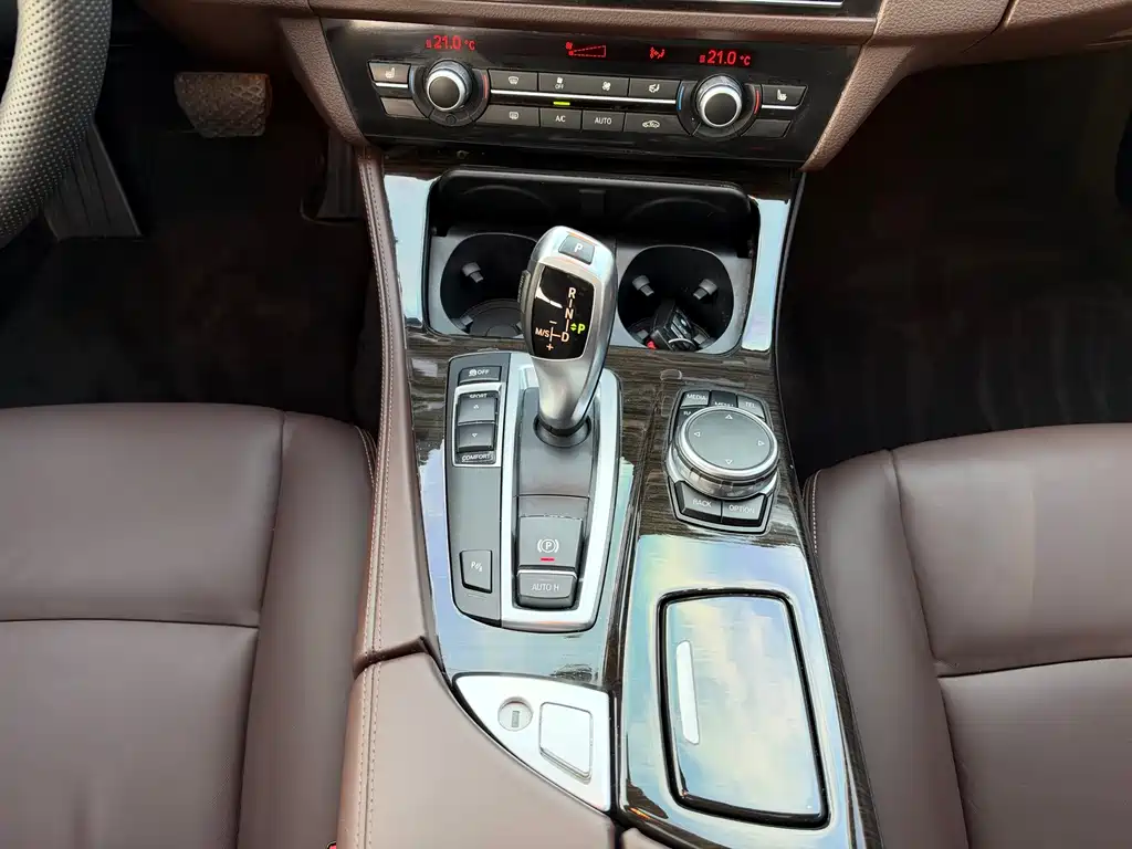 BMW 5 Series — миниатюра 16