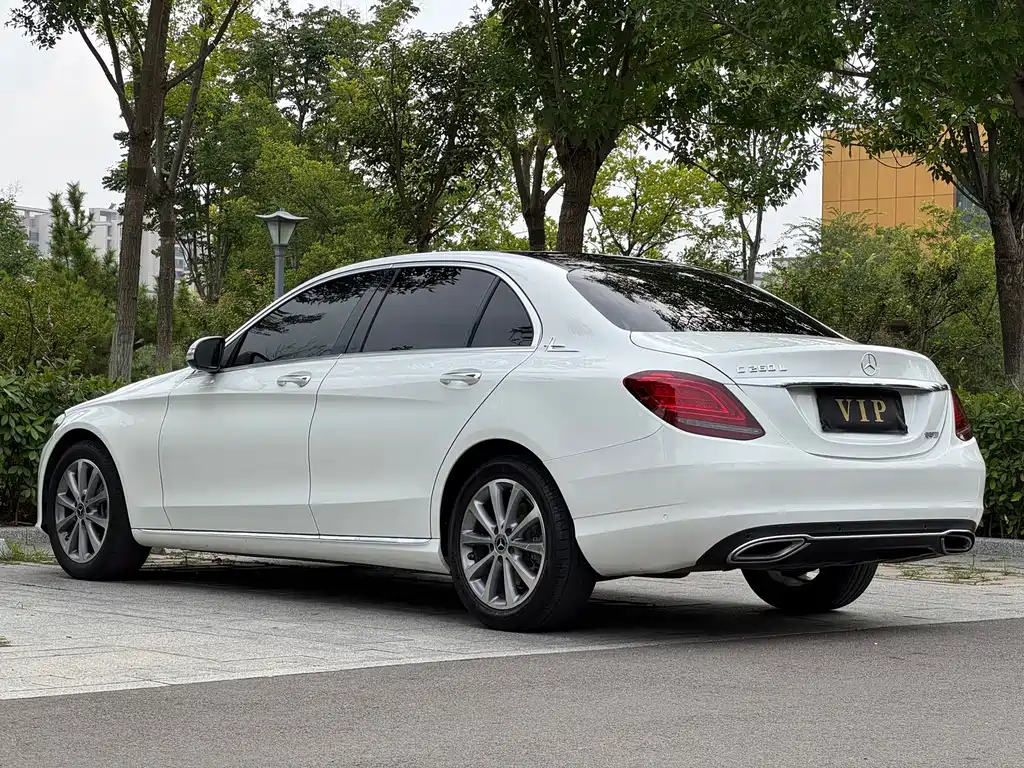 Mercedes-Benz C-Class — миниатюра 6