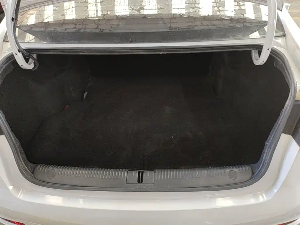 Roewe 360 — миниатюра 19