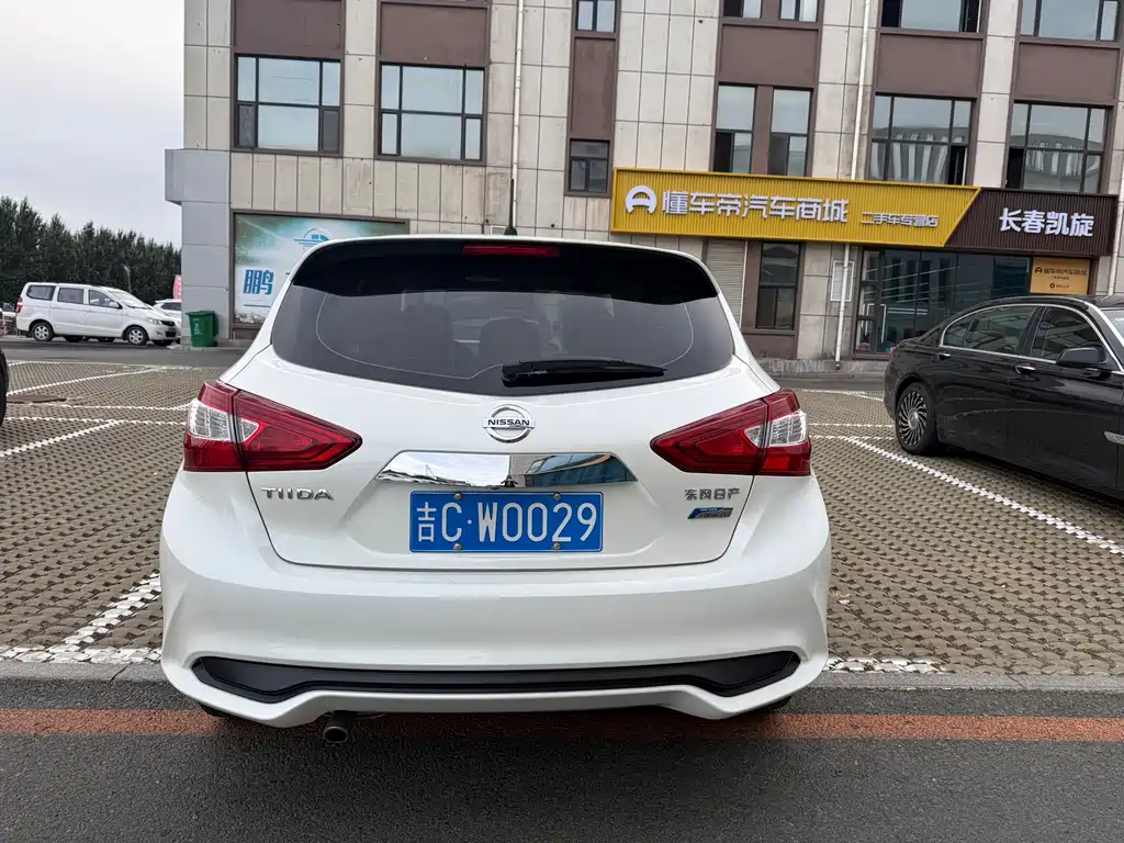 Nissan Tiida — миниатюра 6