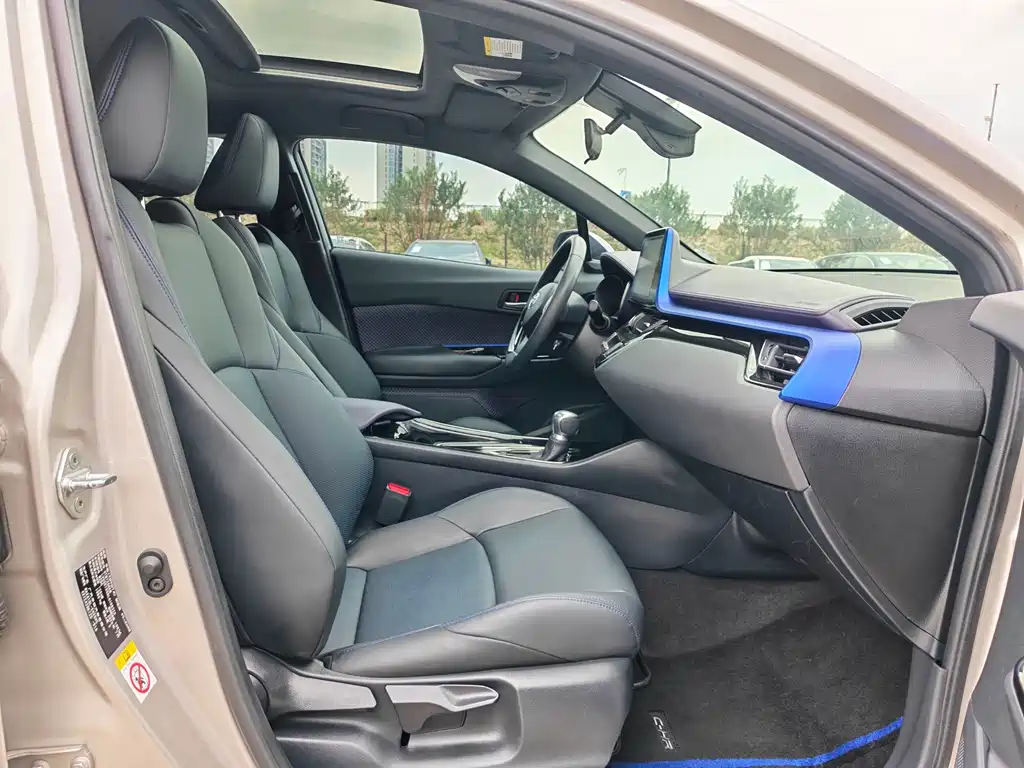 Toyota C-HR — миниатюра 9