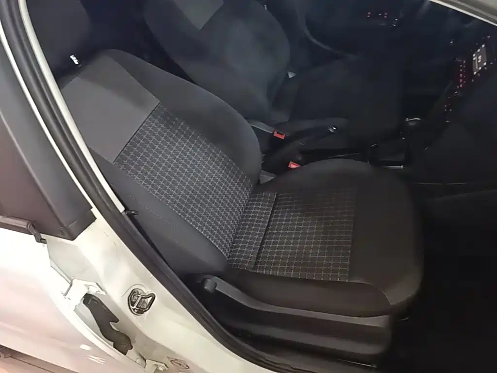 Volkswagen Polo — миниатюра 25