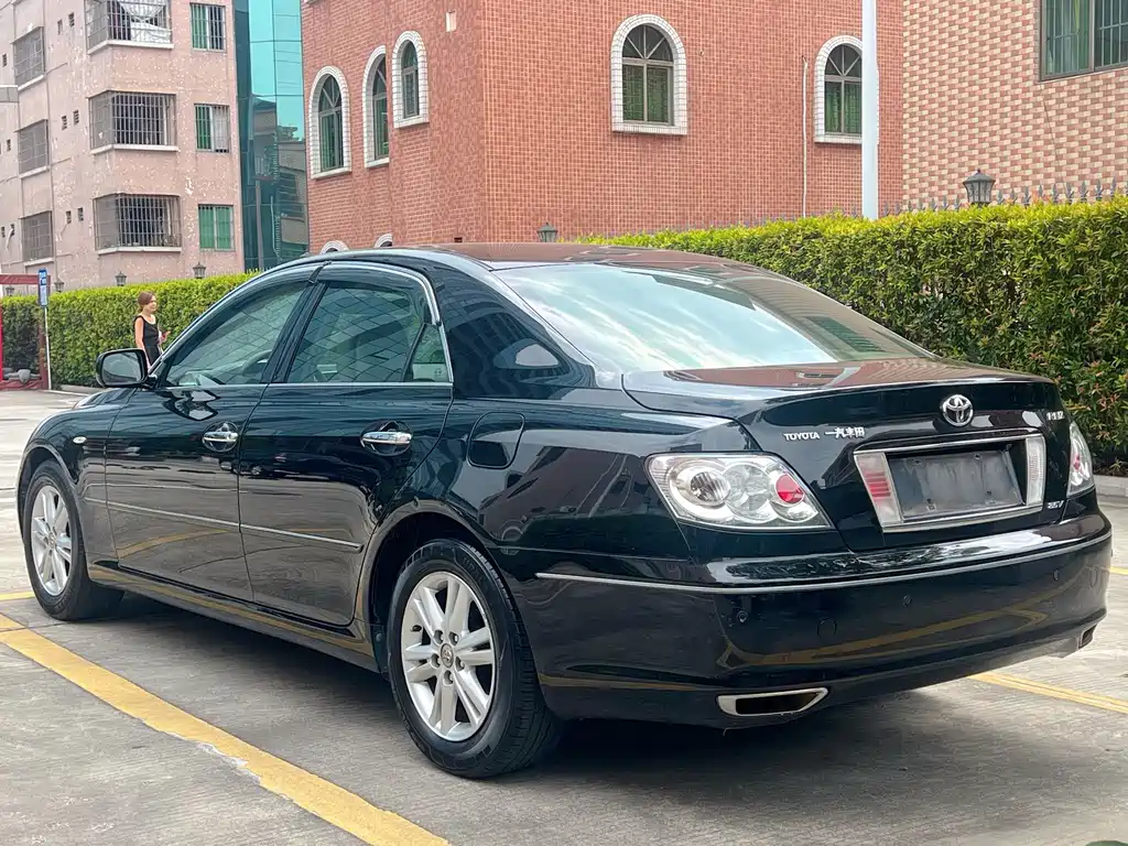 Toyota Reiz — миниатюра 6