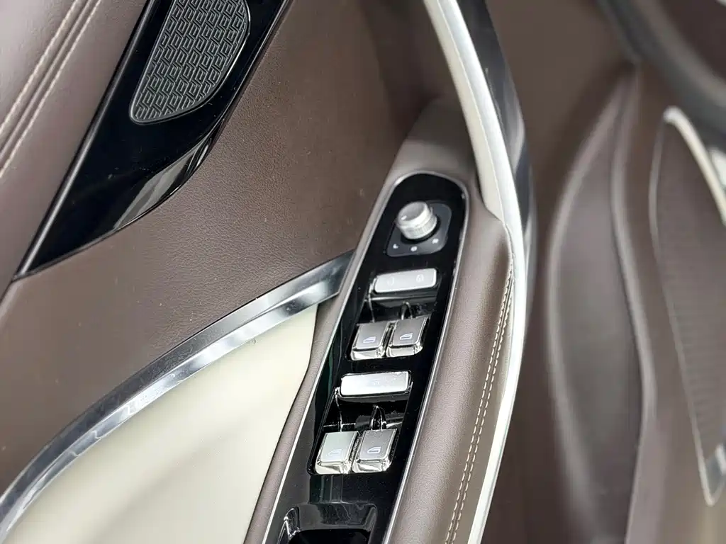 Geely Jia Ji New Energy — миниатюра 21