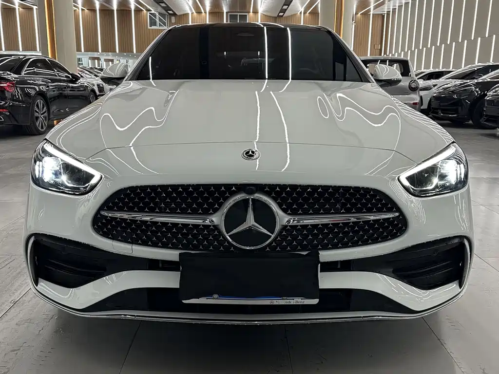 Mercedes-Benz C-Class — миниатюра 2