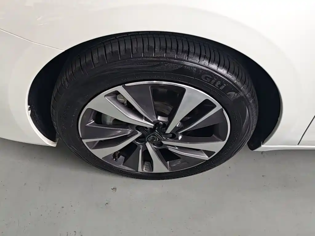 Peugeot 408 — миниатюра 23