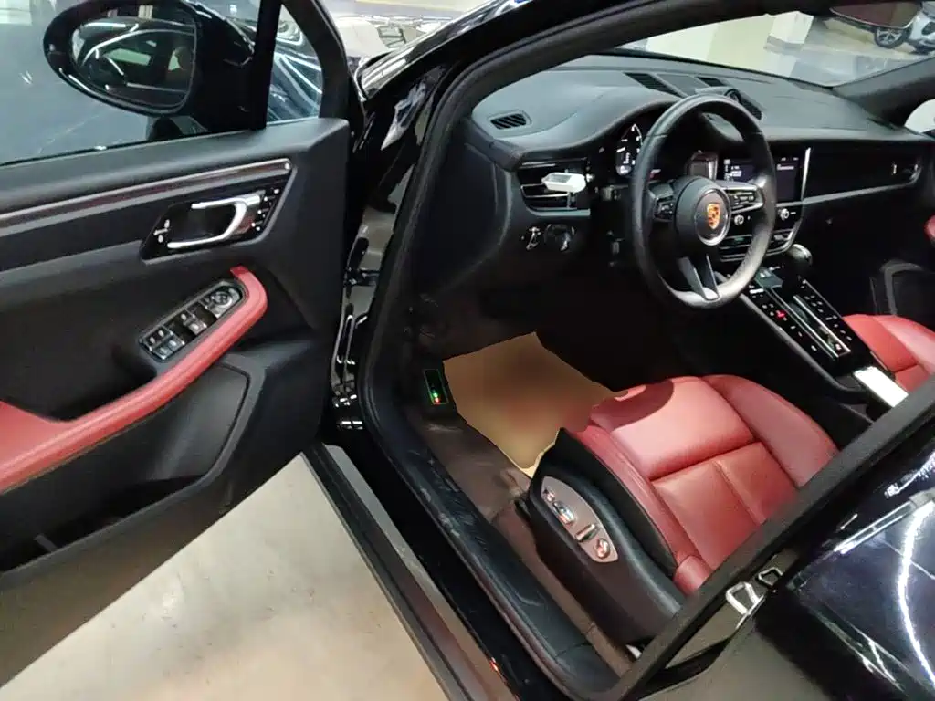 Porsche Macan — миниатюра 16