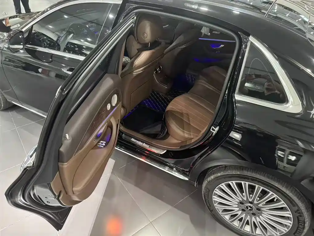 Mercedes-Benz E-Class — миниатюра 15