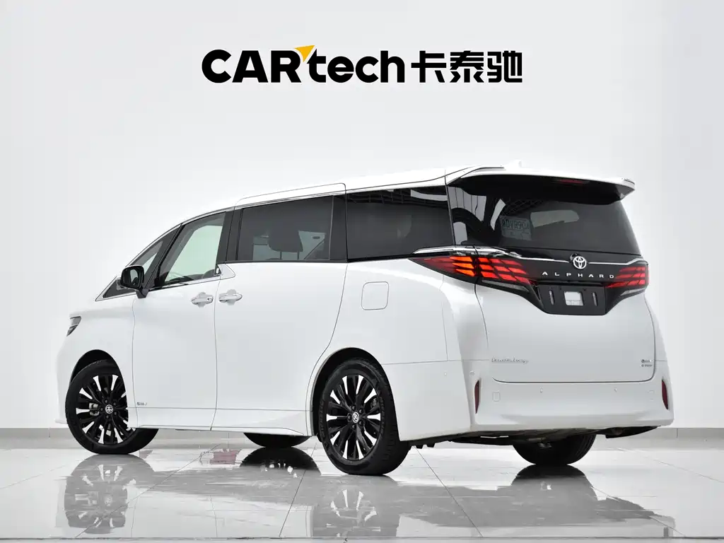 Toyota Alphard — миниатюра 32