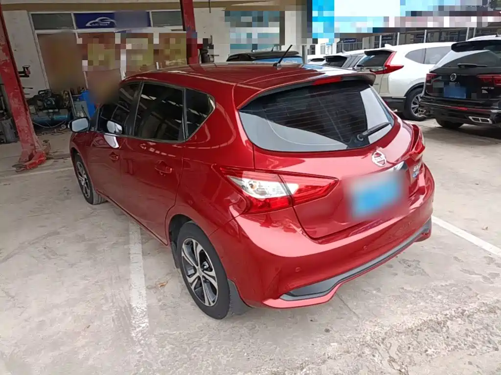 Nissan Tiida — миниатюра 5