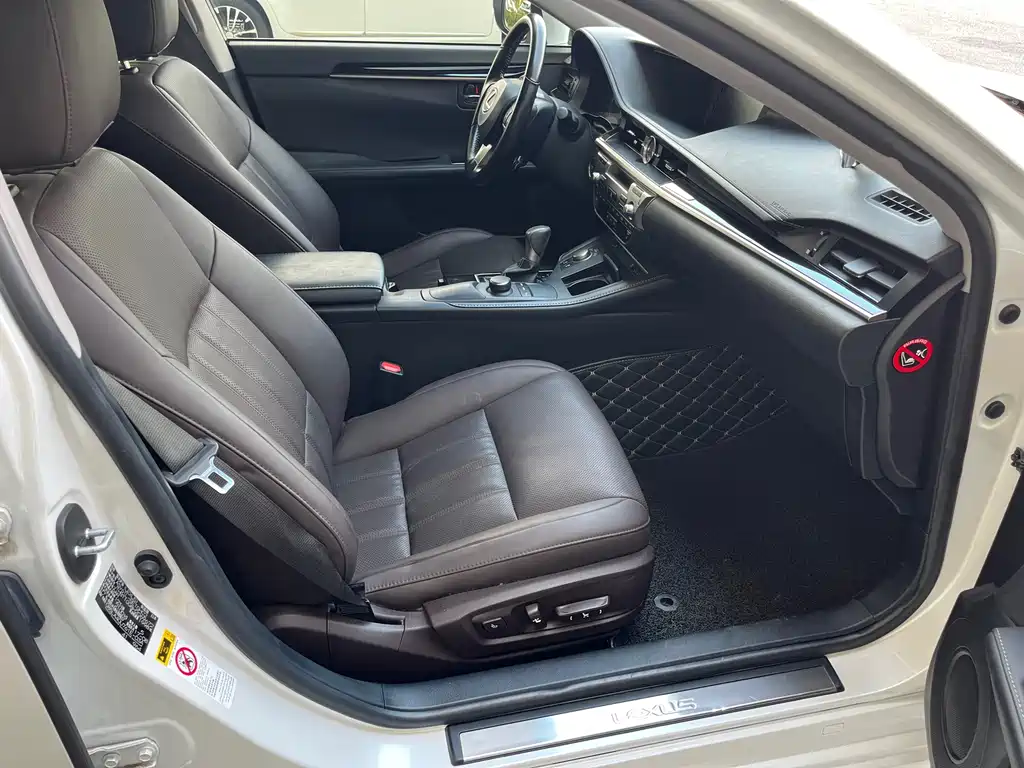 Lexus ES — миниатюра 13