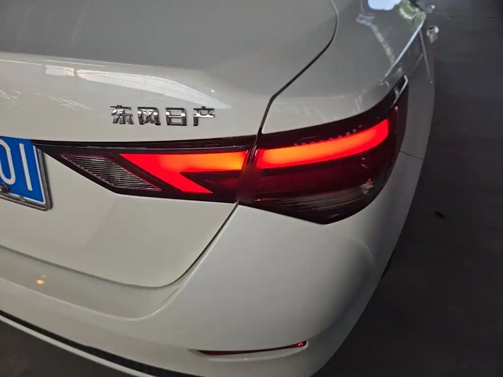 Nissan Sylphy — миниатюра 8