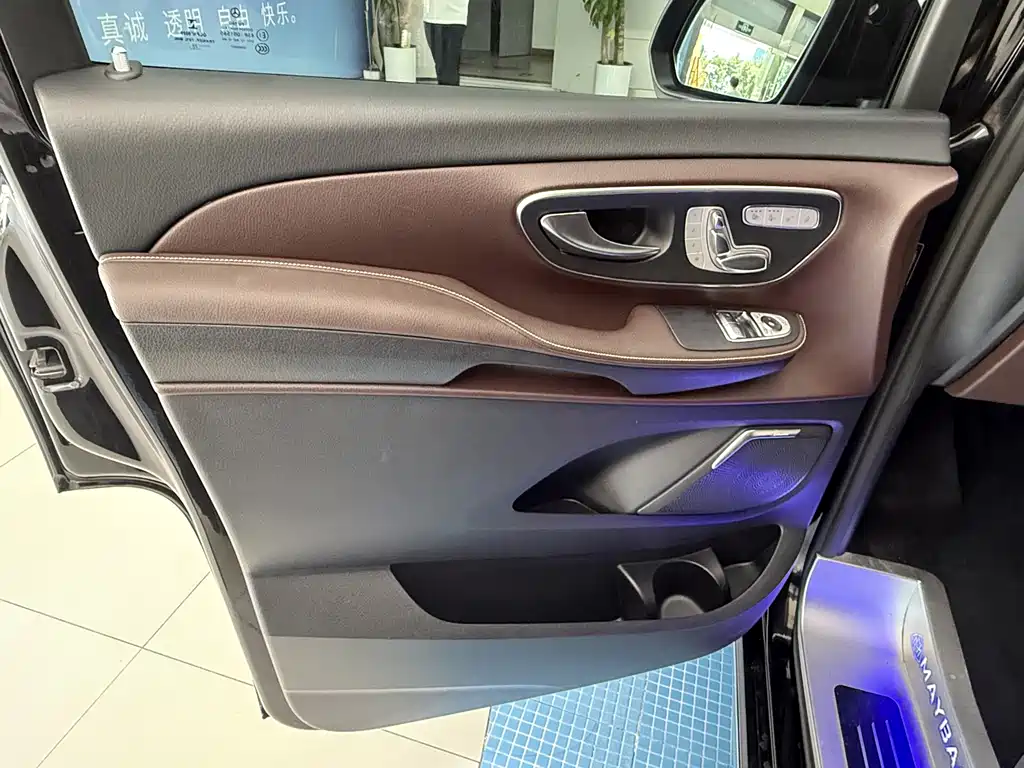 Mercedes-Benz V-Class — миниатюра 17