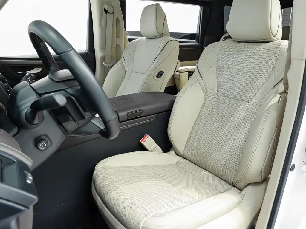 Toyota Alphard — миниатюра 9