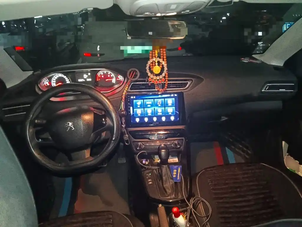 Peugeot 308 — миниатюра 10