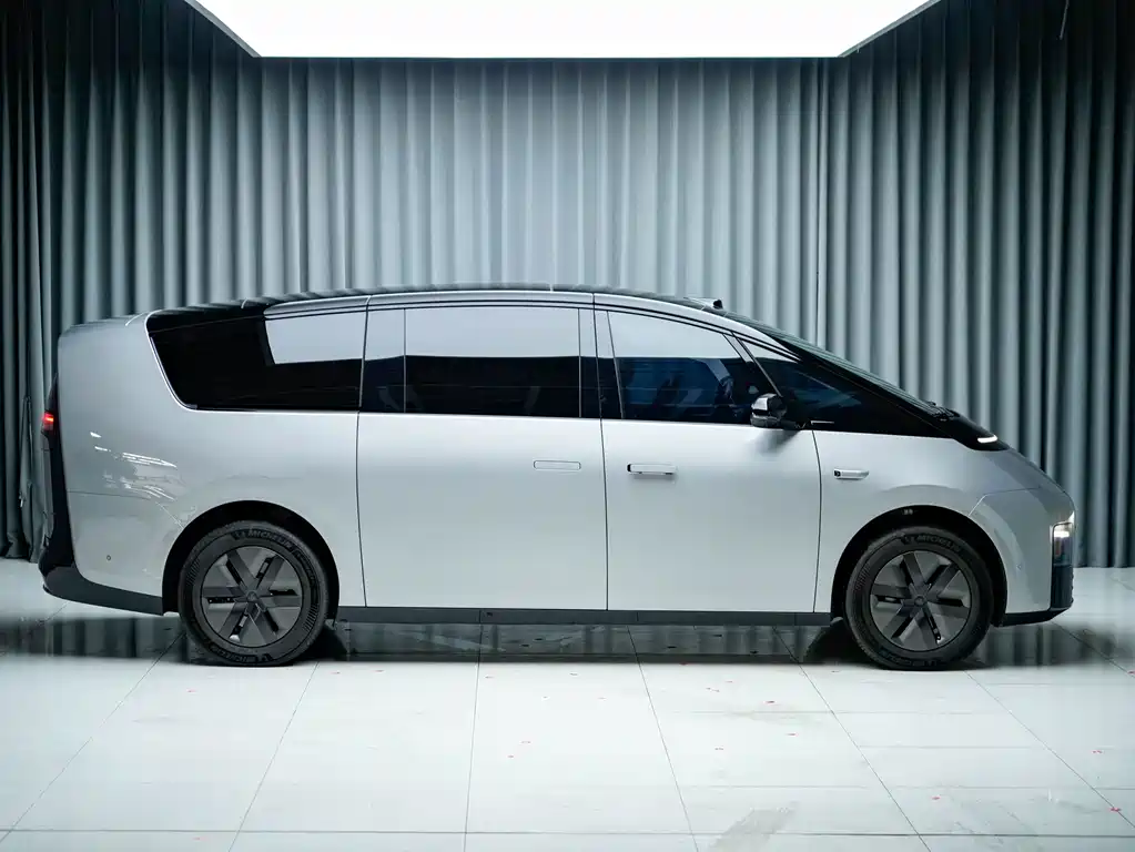 Li Auto Li MEGA — миниатюра 6