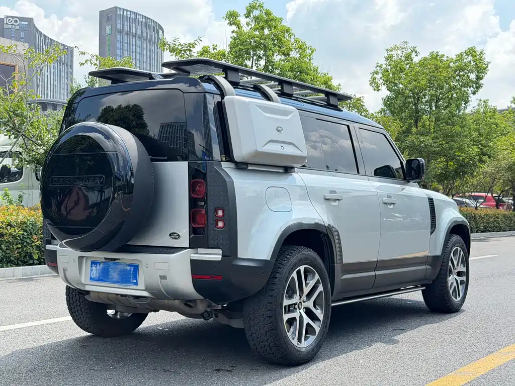Land Rover Defender — миниатюра 4
