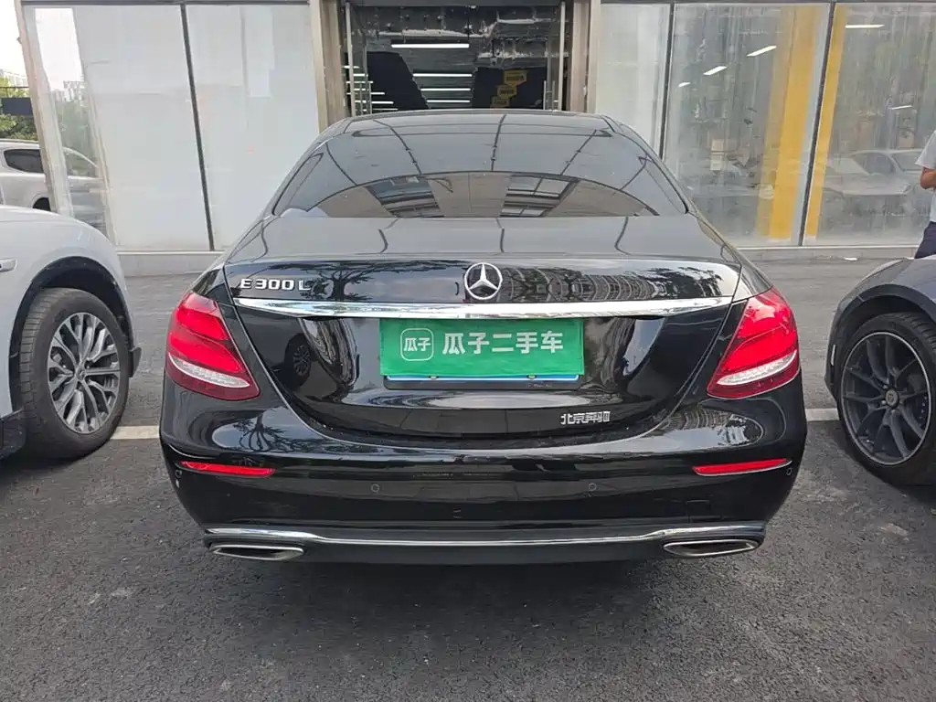 Mercedes-Benz E-Class — миниатюра 6