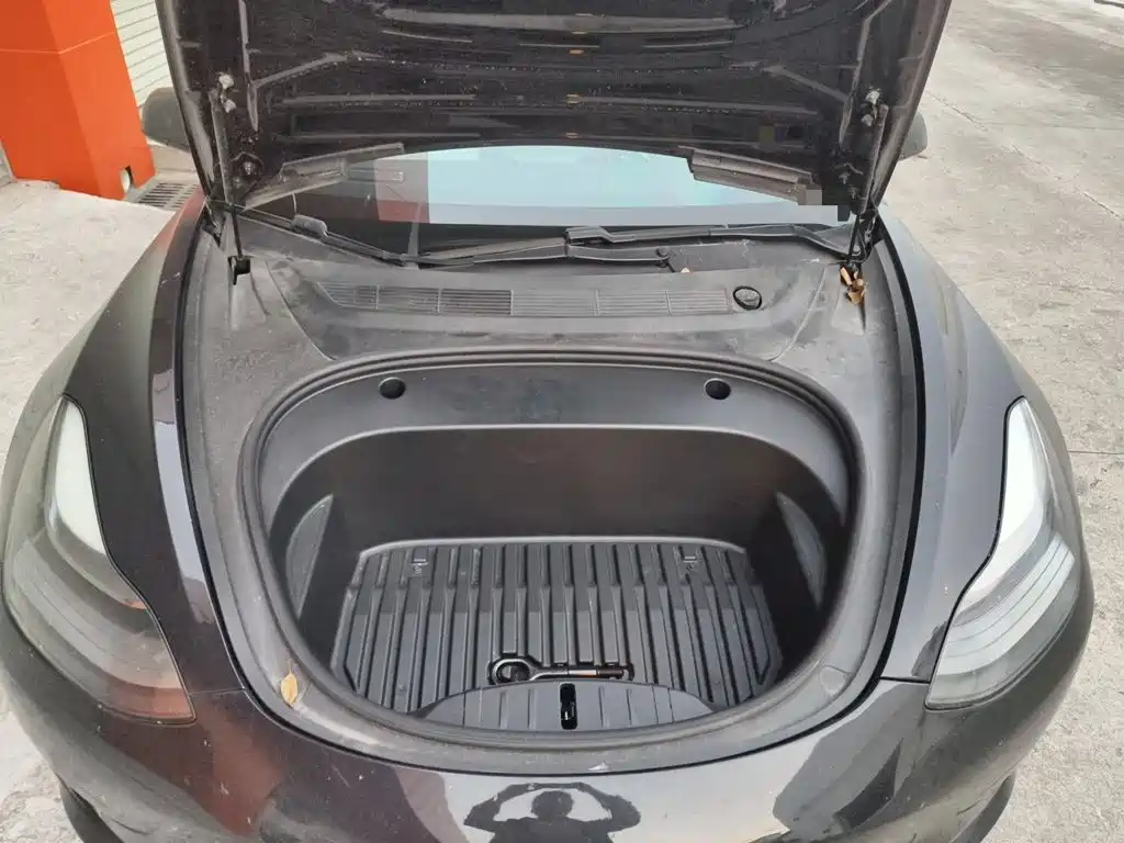 Tesla Model 3 — миниатюра 11