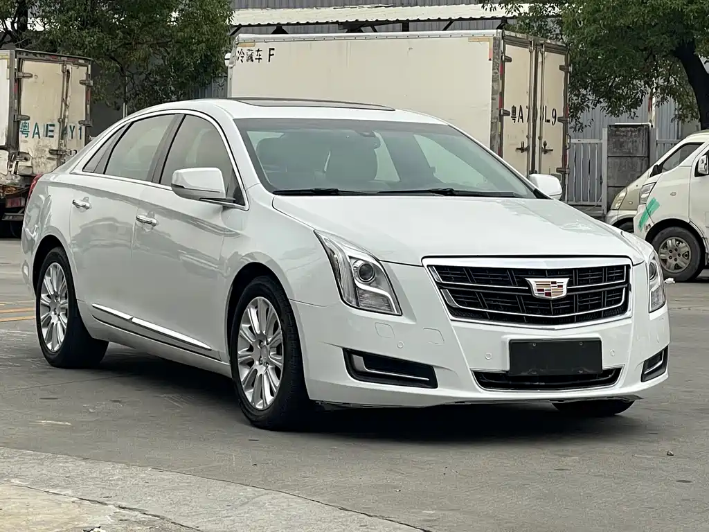 CADILLAC XTS