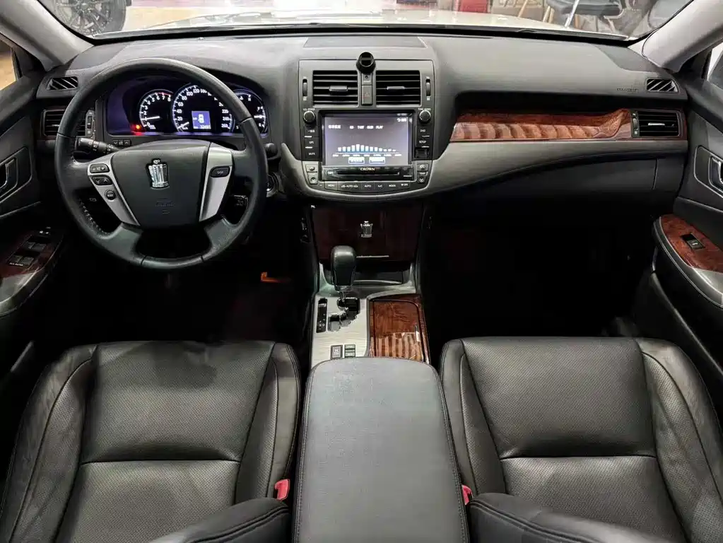 Toyota Crown 2012 2.5L Royal