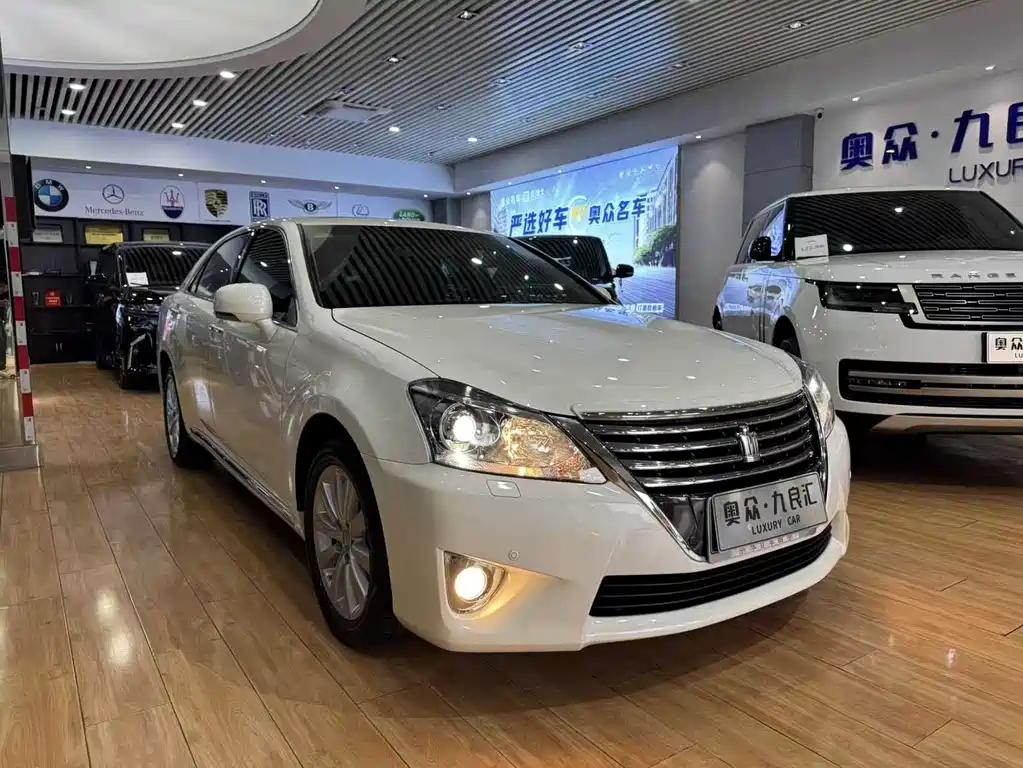 Toyota Crown 2012 2.5L Royal