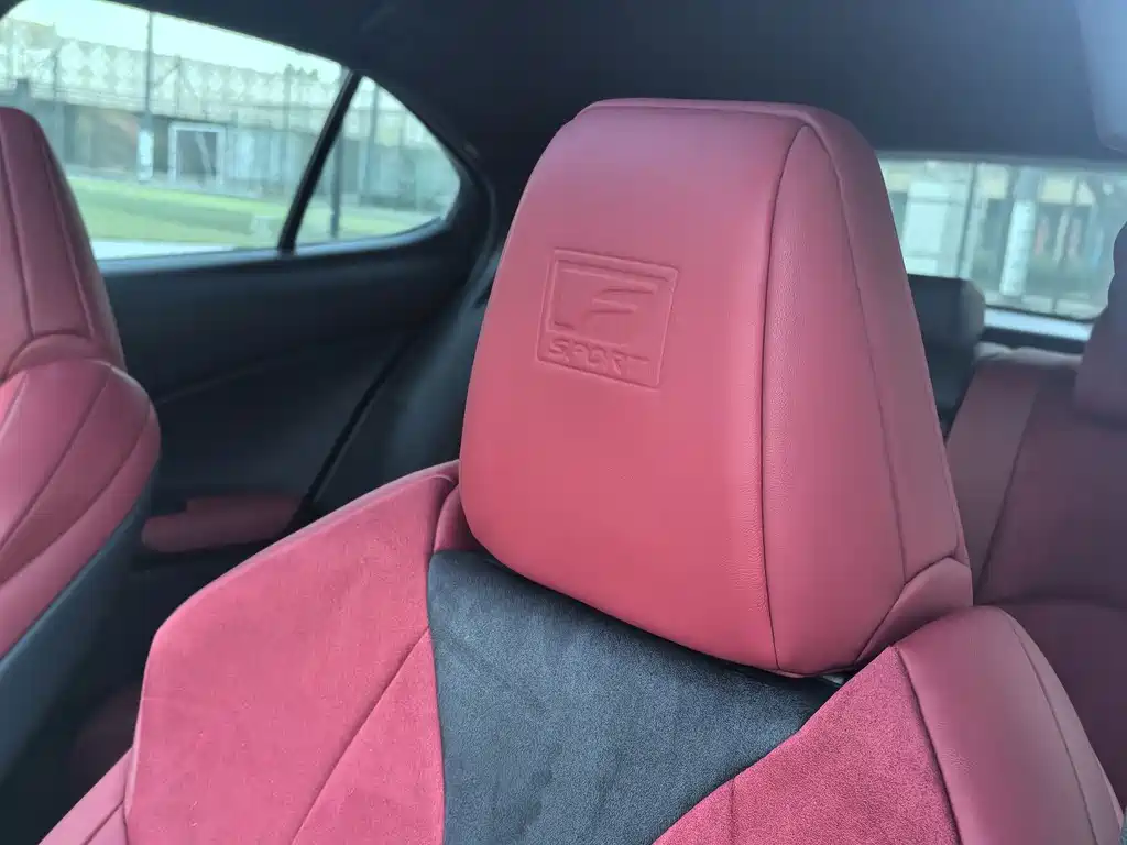 Lexus UX — миниатюра 6