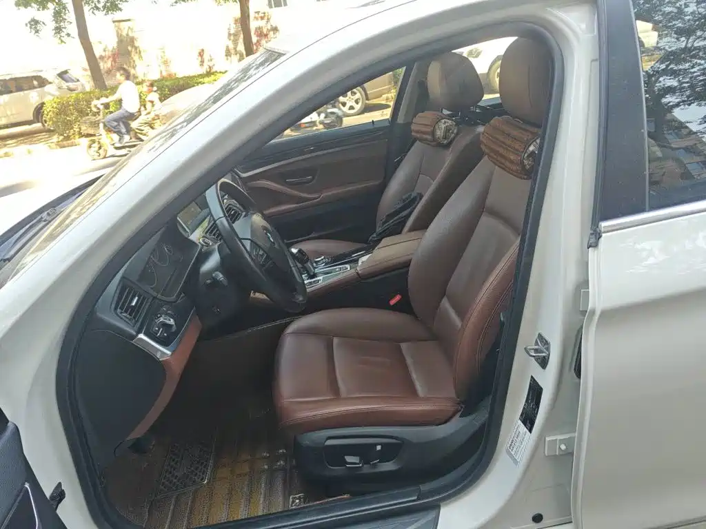 BMW 5 Series — миниатюра 8