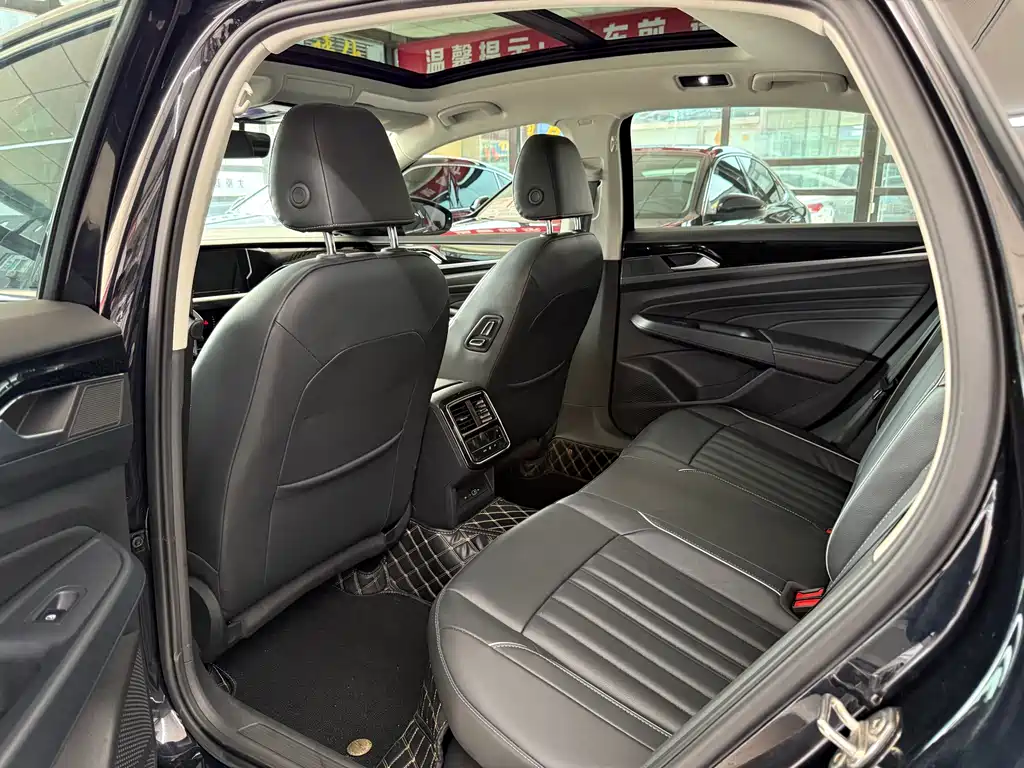 Volkswagen Passat 2023 330TSI Elite