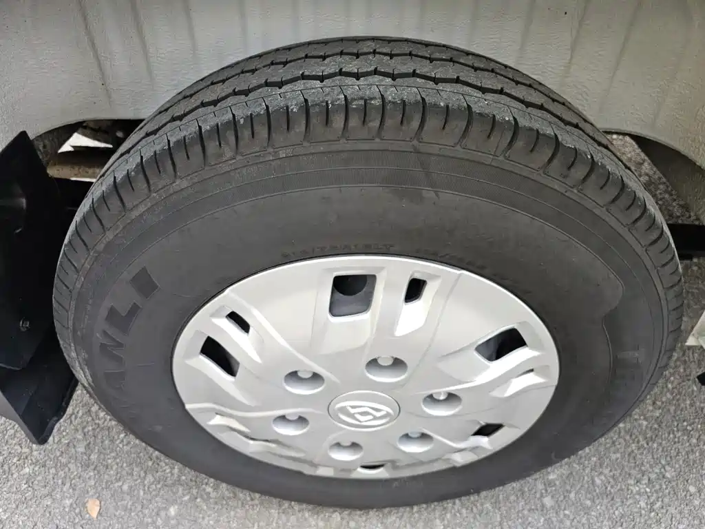 MAXUS V70 — миниатюра 14