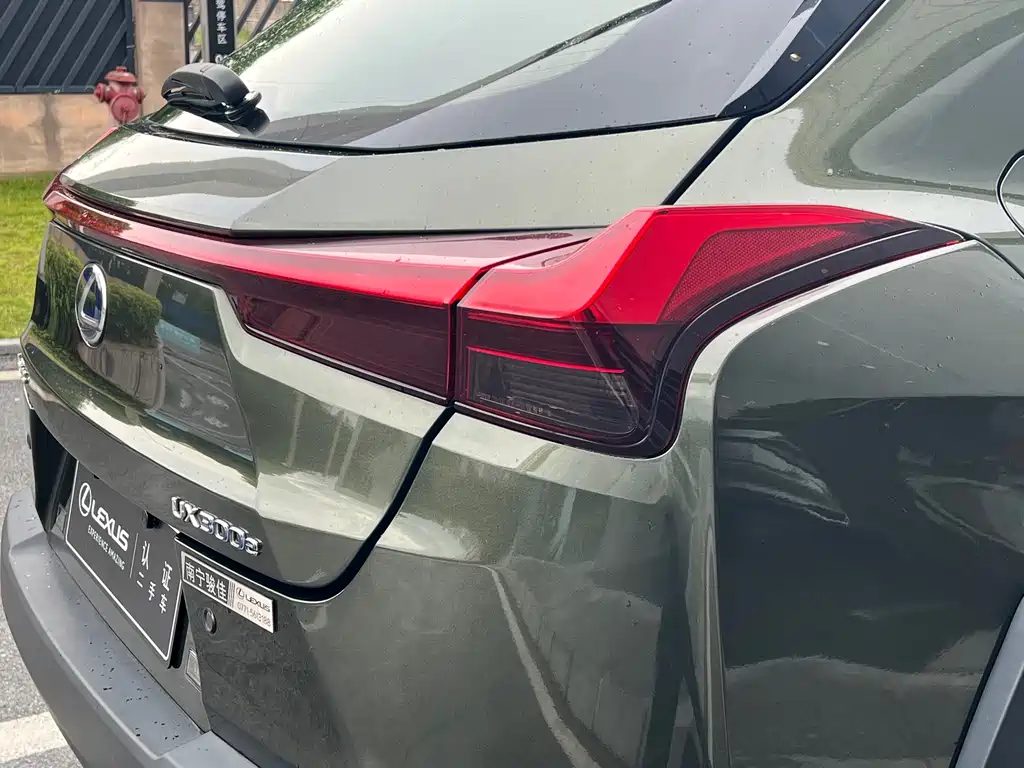 Lexus UX New Energy — миниатюра 17