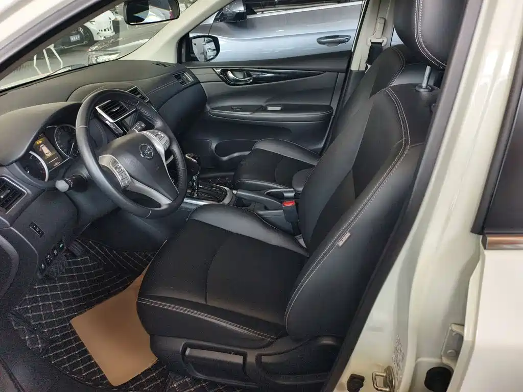 Nissan Tiida — миниатюра 13