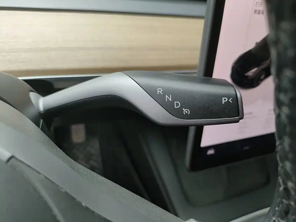 Tesla Model 3 — миниатюра 14